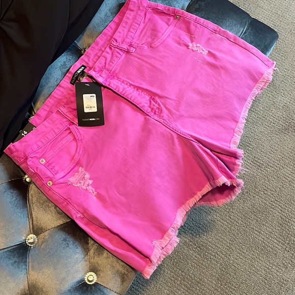 BNWT PINK FASHION NOVA DENIM SHORTS - Picture 4 of 8